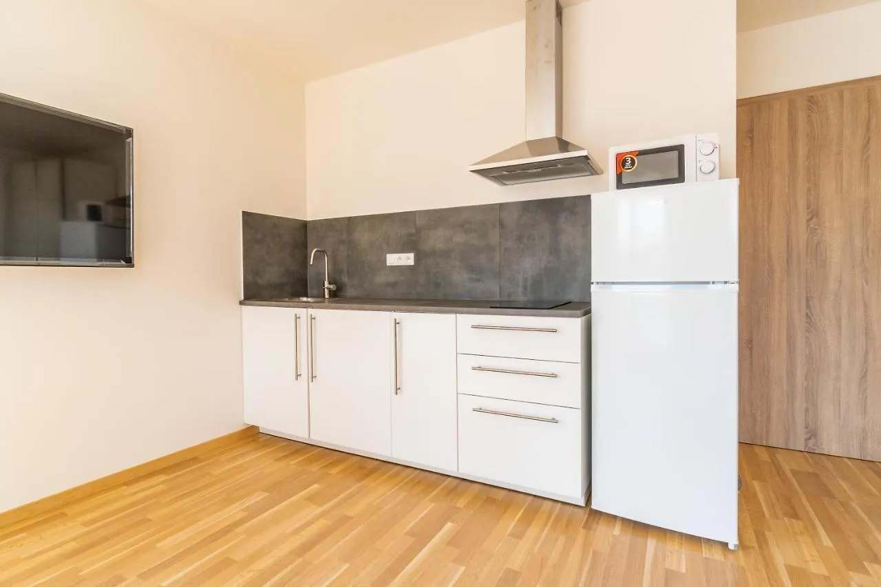 Penthouse # 81 With Panoramic City View In Elite Rezidence With Free Parking Praga