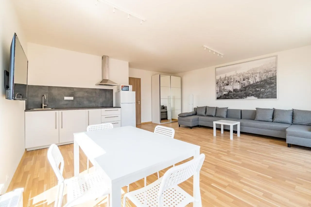 Penthouse # 81 With Panoramic City View In Elite Rezidence With Free Parking Praga Apartament