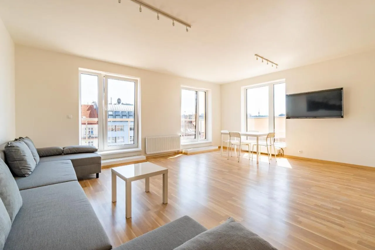 Penthouse # 81 With Panoramic City View In Elite Rezidence With Free Parking Praga